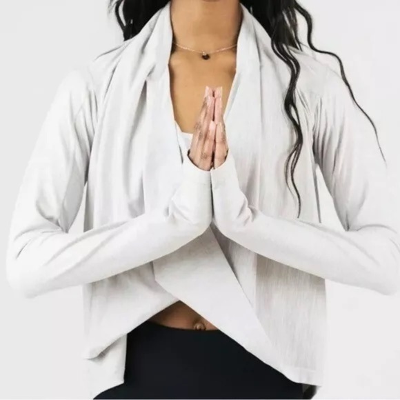 ZYIA Active Top Haze Shawl Long Sleeve Wrap Top Light Gray Size - Picture 1 of 2